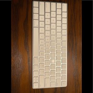 Apple magic wireless keyboard and cord